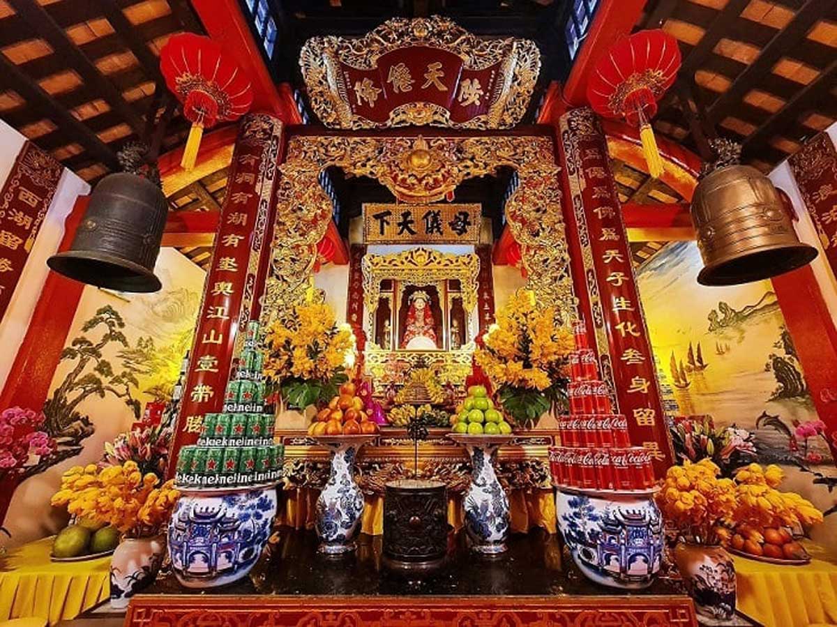 Văn hóa thờ Mẫu Tứ Phủ và cẩm nang sắm oản dâng lễ Phủ Tây Hồ